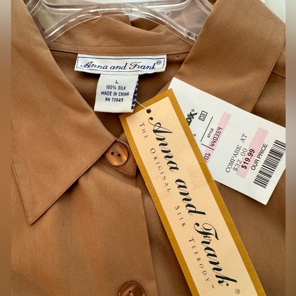 Silk shirt with button pockets and roll tab sleeves NWT - Picture 2 of 6